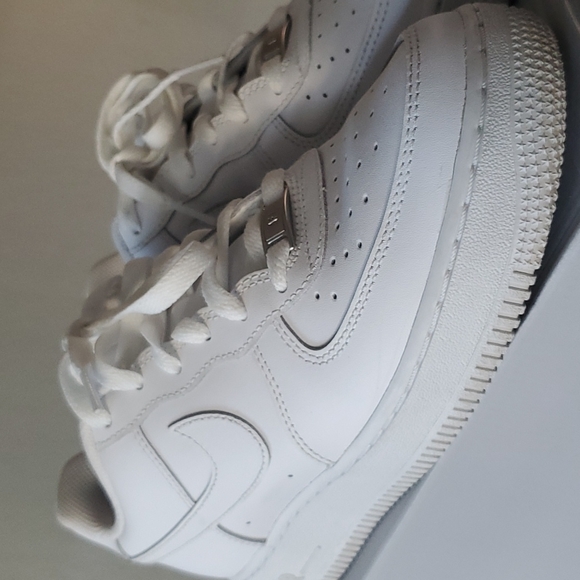 AIR FORCE 1 - Picture 3 of 5